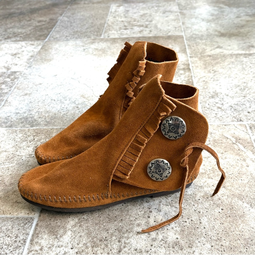 Brand new. Minnetonka Suede Fringe Boots - Tan